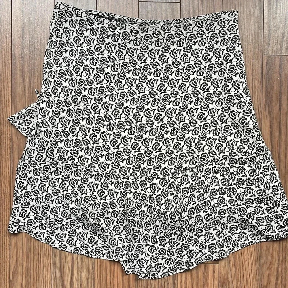 REVOLVE A.L.C. 100% Silk Farrow Floral Hi-Lo Mini Skirt size 4 - Picture 7 of 7